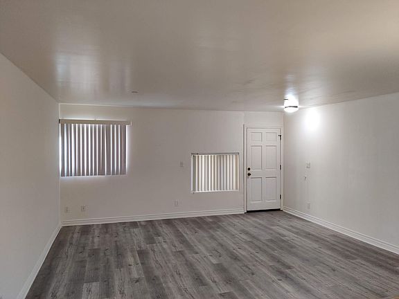 5th image of 2-6452 Woodley Ave #2