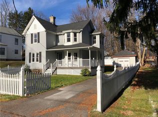 4 Edgewood Dr, Central Valley, NY 10917