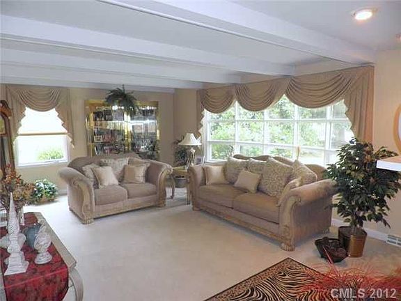3rd image of 950 General Hoke Dr