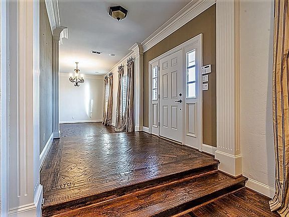 2nd image of 3077 N Goliad St