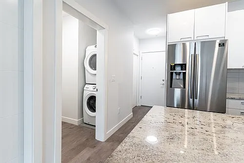 2 bed, 2.0 bath, 761 sqft, $2,300 — Photo 4