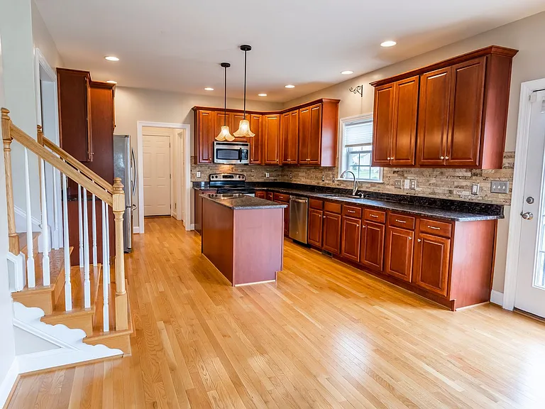 12306 Declaration Ave — Photo 40