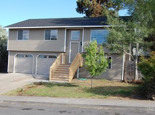 1885 NE Yellowstone Ln, Bend, OR 97701