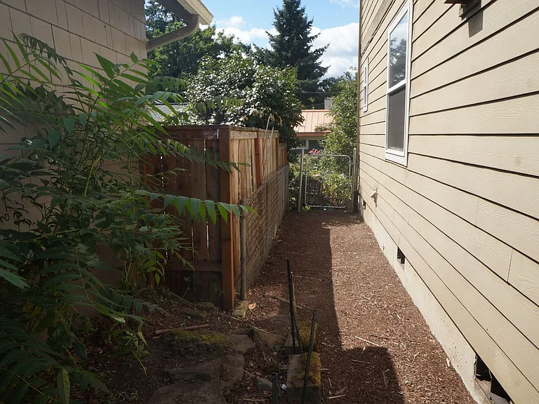 3822 SE Schiller St — Photo 31