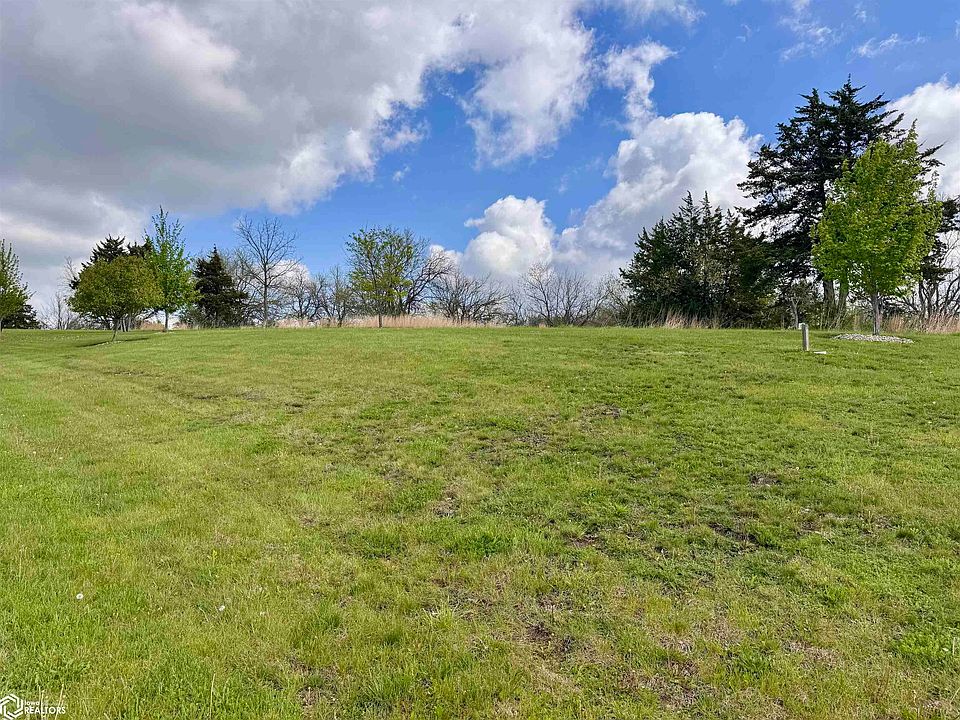 2nd image of 1137 Crestview Dr