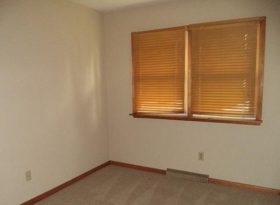 4th image of 411 W Washington St