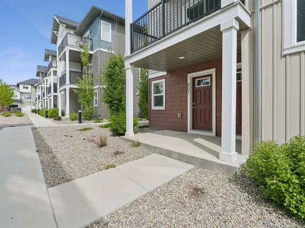 24 W Rivercrest Dr #801, Cochrane, AB T4C 2C5