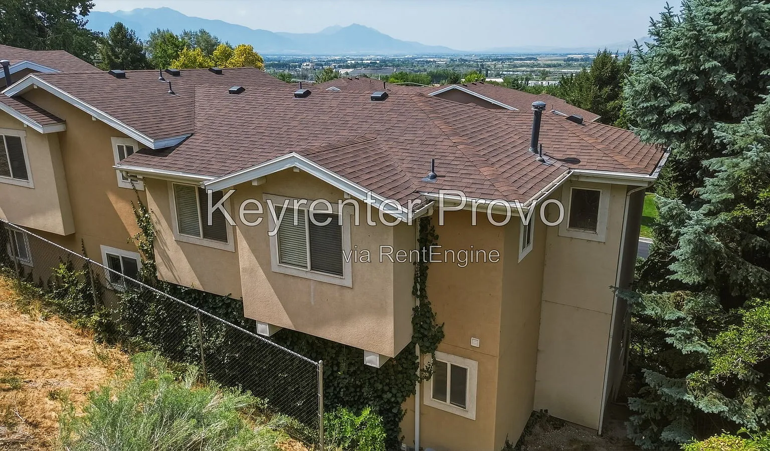 3 bed, 2.5 bath, 1840 sqft, $2,100 — Photo 3