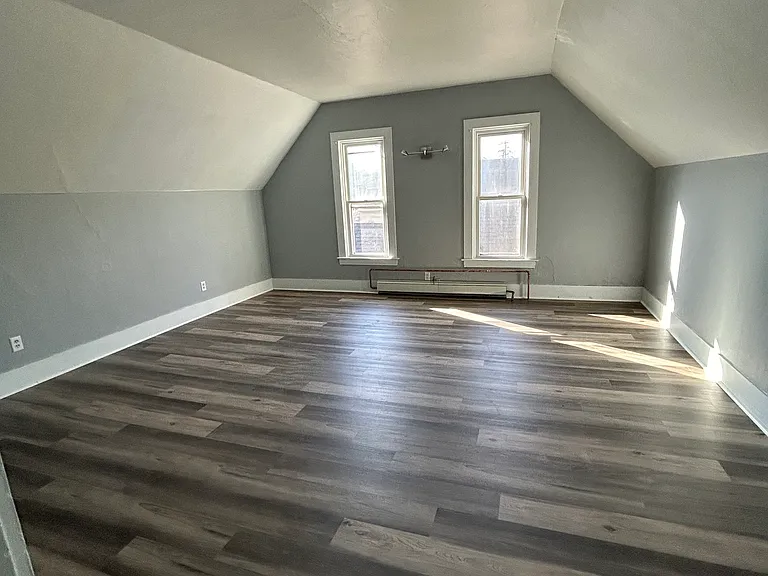 230 11th St N #1 — Photo 16