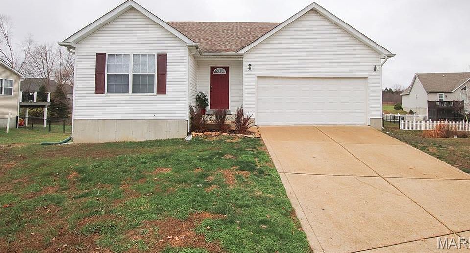 1st image of 689 Antler Ct