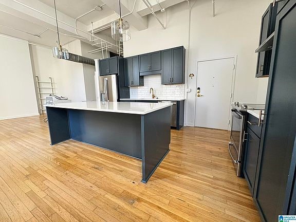 3rd image of 300 20th St N APT 201