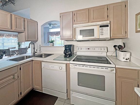 3rd image of 517 Twin Lakes Dr