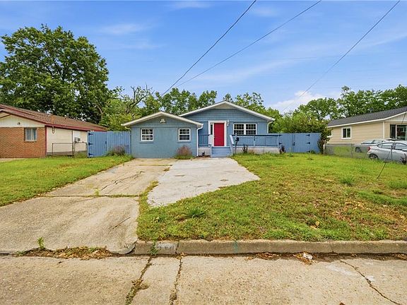 3rd image of 218 Bradford Ave