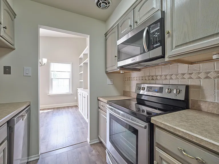 51 Meadow Ln — Photo 17