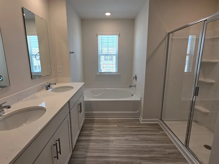 1600 Secrest Commons Dr — Photo 15