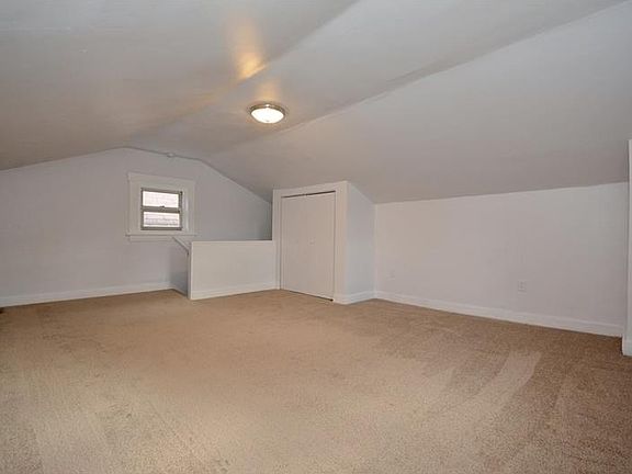 Attic/ 4th bedroom