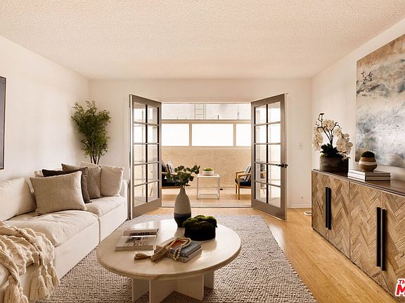3rd image of 947 18th St APT 6