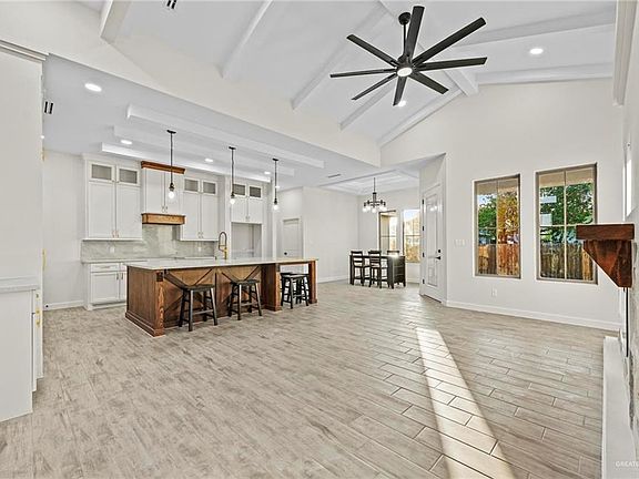 5th image of 706 La Laguna Rd