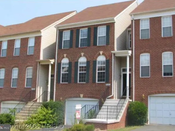20904 Sandstone Sq, Sterling, VA 20165