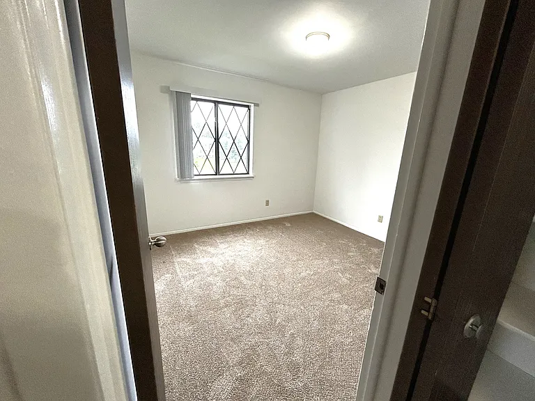Charter Oaks Apartments — Photo 242