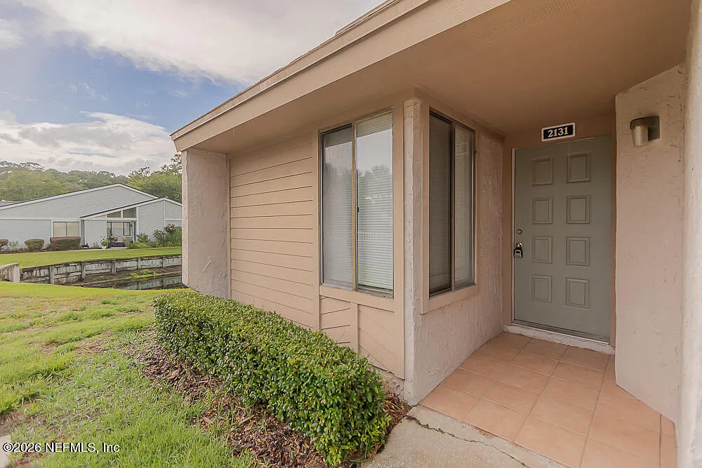 2 bed, 2.0 bath, 1030 sqft, $2,100 — Photo 1