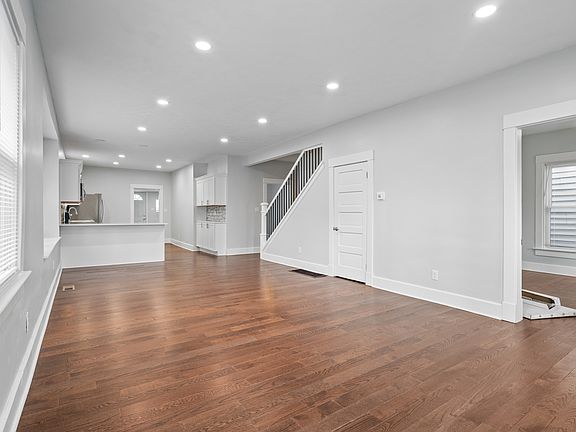 5th image of 2158 Ringgold Ave