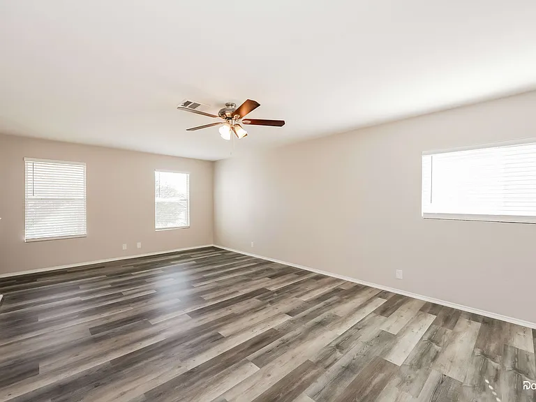 307 Mallow Grv — Photo 7