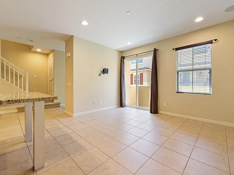 2141 Cosmo Way — Photo 6