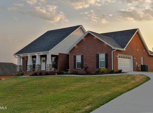 2855 Sagegrass Dr, Louisville, TN 37777