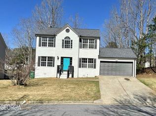 919 Shadow Lakes Dr, Lithonia, GA 30058