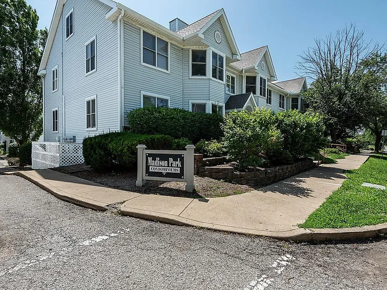 407 S Madison St #407 — Photo 3