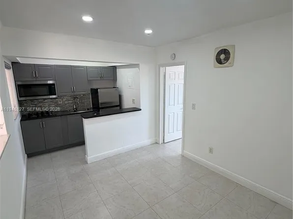 1014 Salzedo St APT 311, Coral Gables, FL 33134