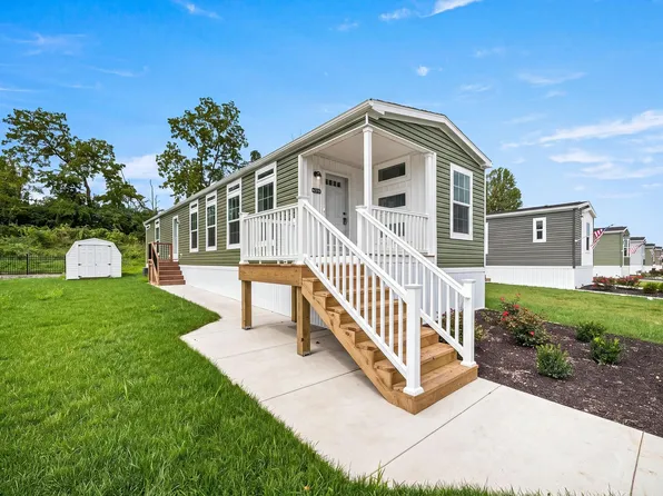 319 Ashwood Ct, Honey Brook, PA 19344