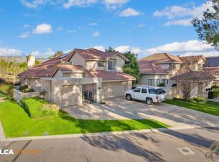 5601 Muirfield Dr, Bakersfield, CA 93306