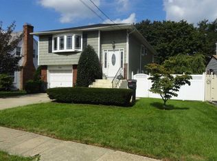 1935 Seaford Ave, Wantagh, NY 11793