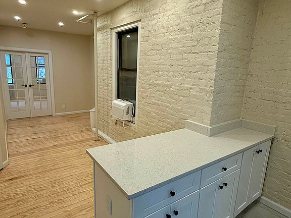 3rd image of 251 W 18th St APT 2W