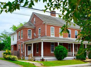 104 N Peters St, New Oxford, PA 17350