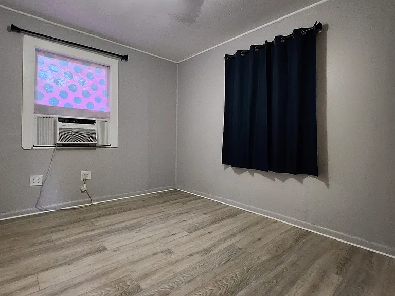 302 E 121st Ave #2 — Photo 4
