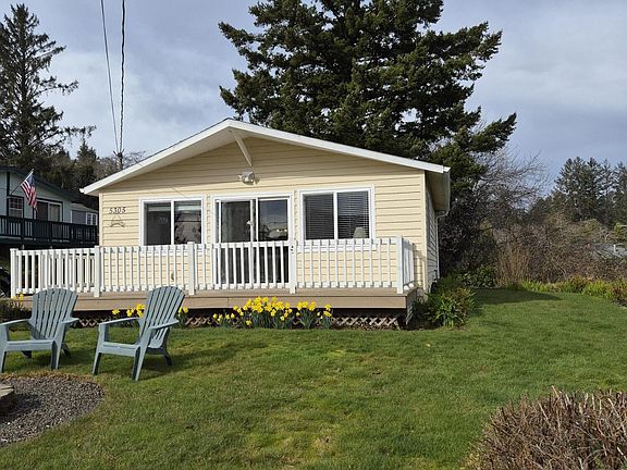 3rd image of 5305 NE 49th St