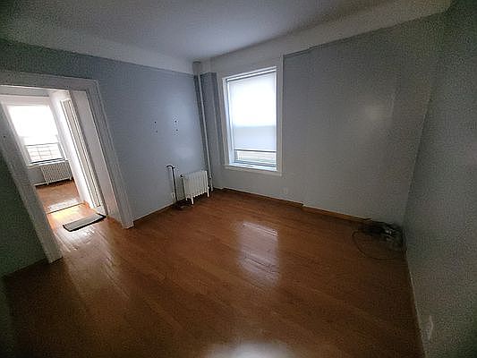 3rd image of 10-12 34th Ave #1R
