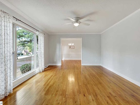 3rd image of 5033 Maplewood Dr