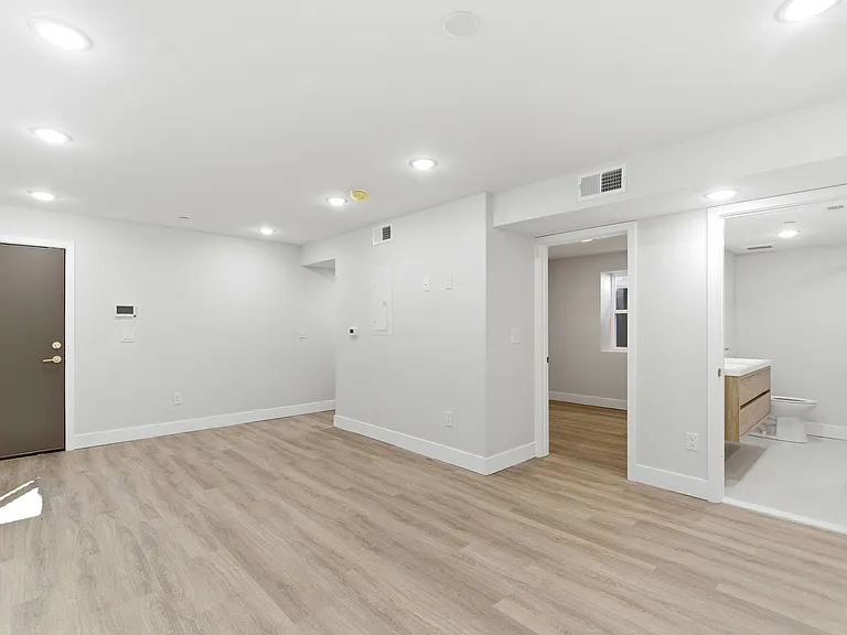 5137 Master St #22 — Photo 1