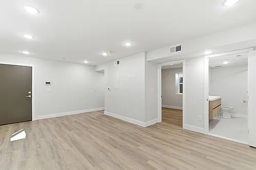 5137 Master St Photo 1