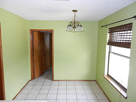 4th image of 2021 Oakmeadow Ct