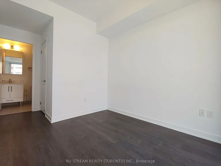 85 Oneida Cres #706 — Photo 8
