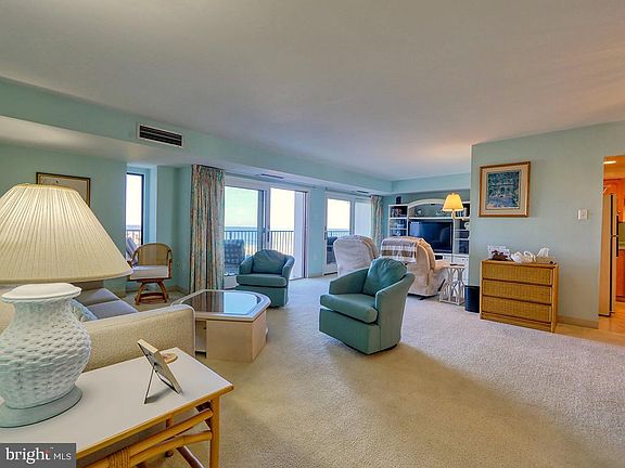 4th image of 527 N Boardwalk #406