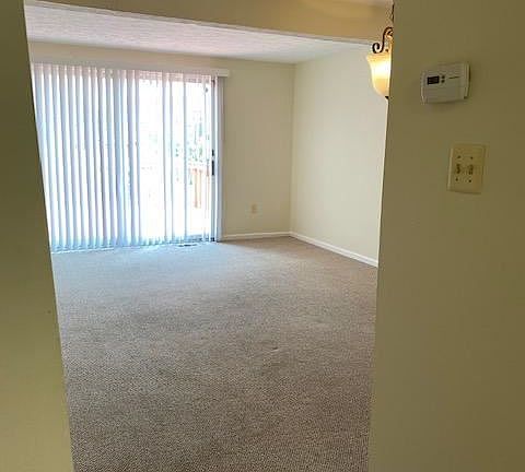 5th image of 4329 Isleswood Ter