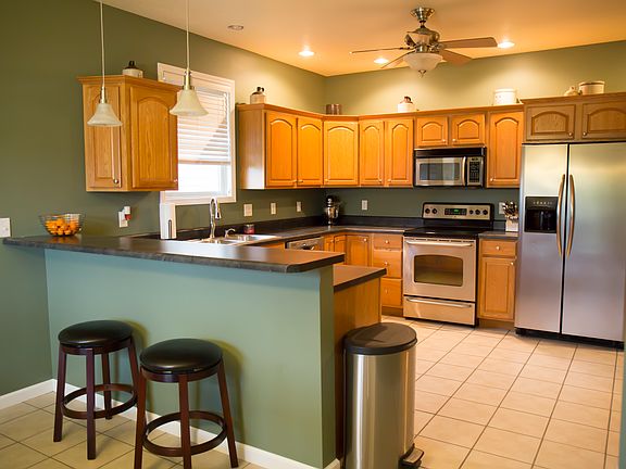 3rd image of 2741 Parkwood Dr