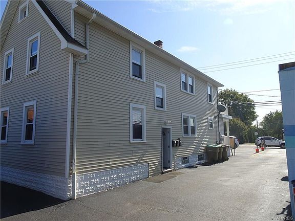 3rd image of 3352 Genesee St