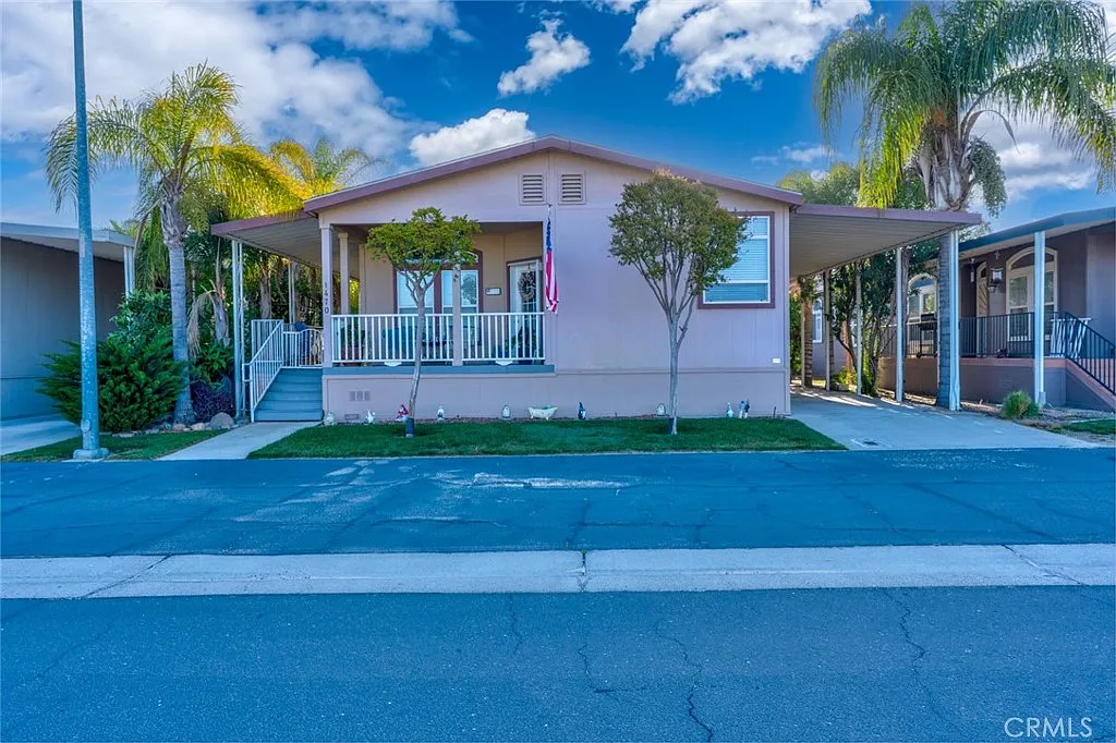 1470 Queen Way #17 photo 1